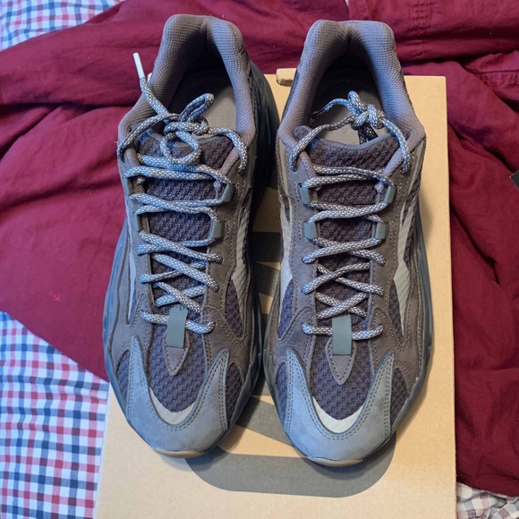 Yeezy 700 Geode - Picture 1 of 6